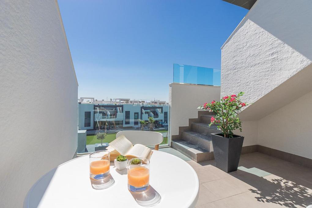 Calle Bullas Topfloor Lejlighed ตอร์เรเวียคา ภายนอก รูปภาพ